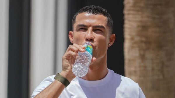 ronaldo drinking water